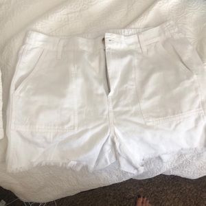 White aerie adventure short